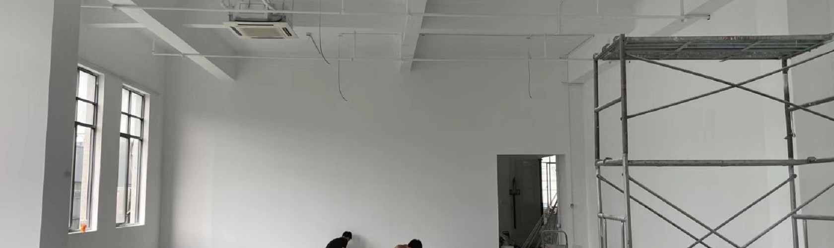 大里油漆工程施工現場，專業粉刷團隊作業